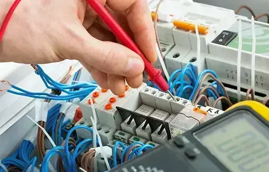 Professional electrician in Croydon